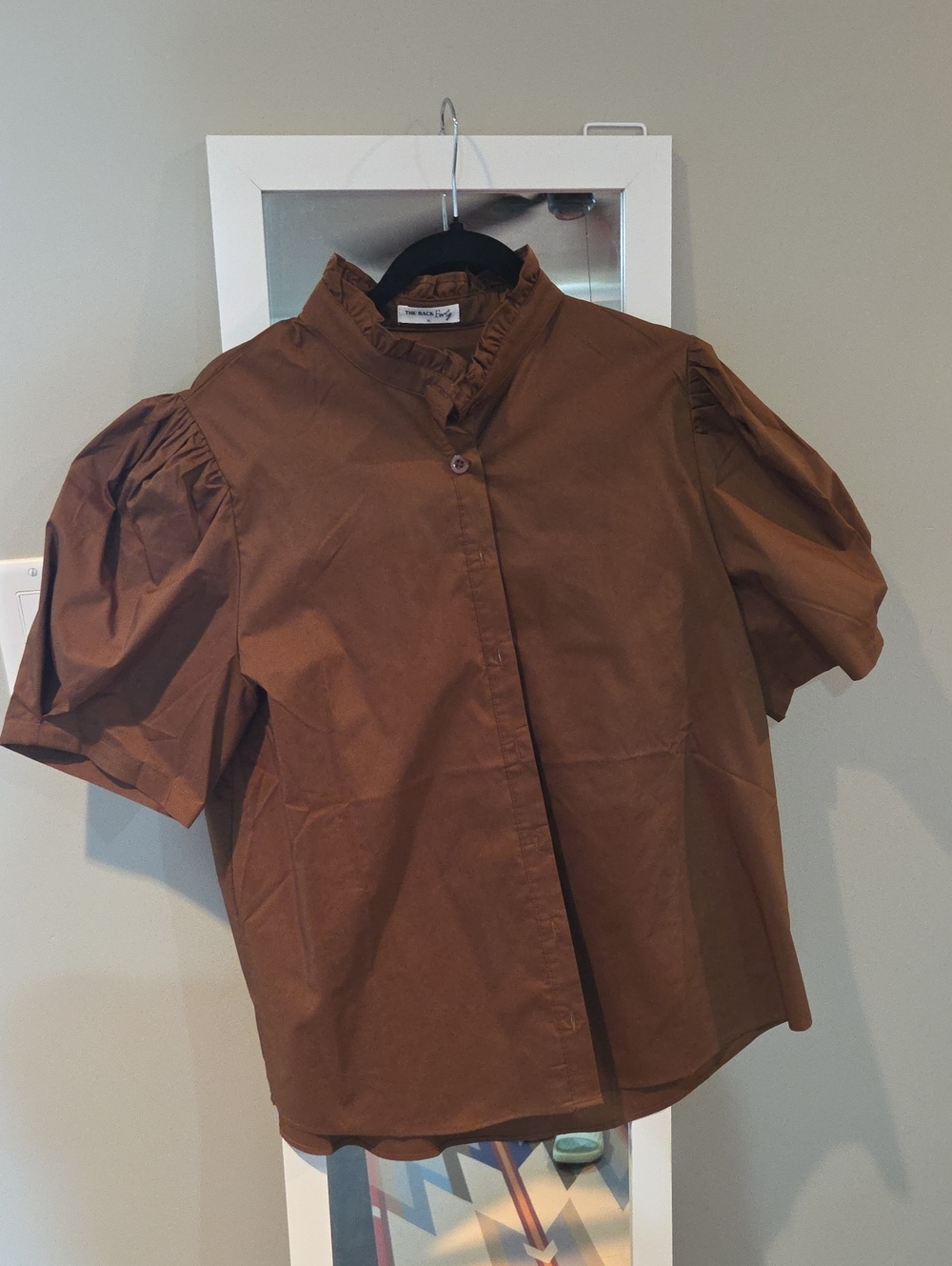 Puff-Sleeve Ruffle-Neck Blouse in Brown